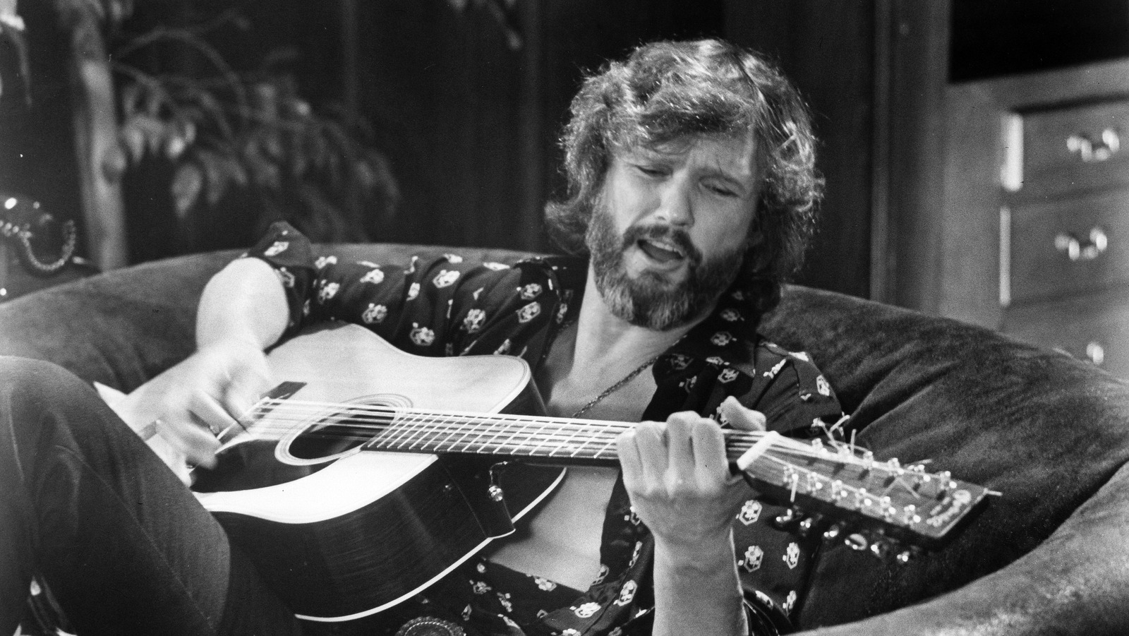 O lendário cantor e compositor Kris Kristofferson morre aos 88 anos