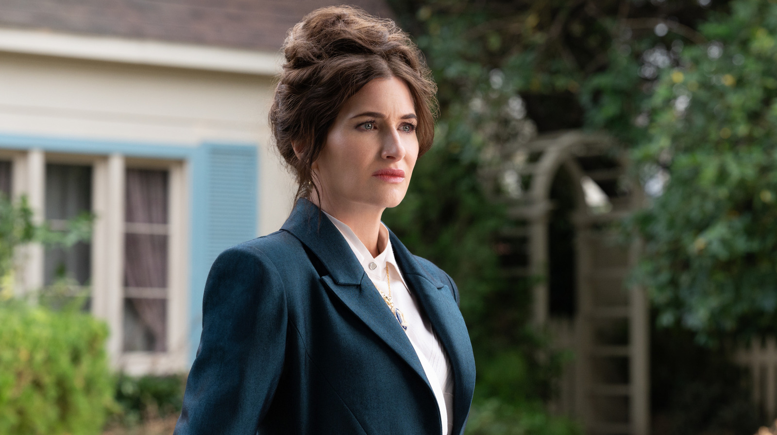 Kathryn Hahn, de Agatha All Along, ganha prêmio por mostrar sua bunda para o MCU