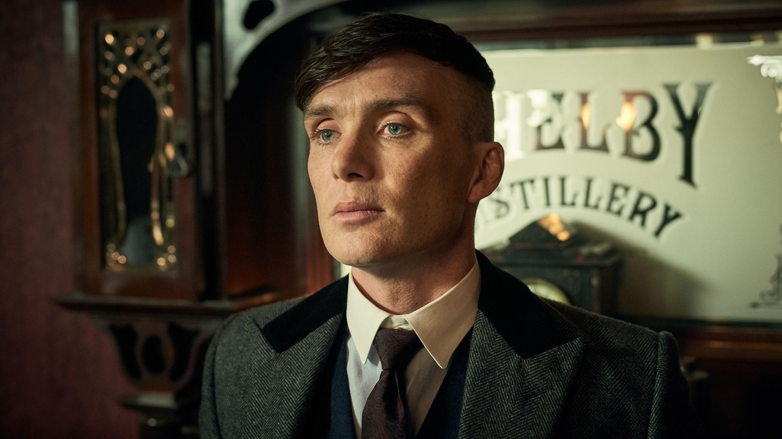 O verdadeiro significado da mão direita vermelha em Peaky Blinders