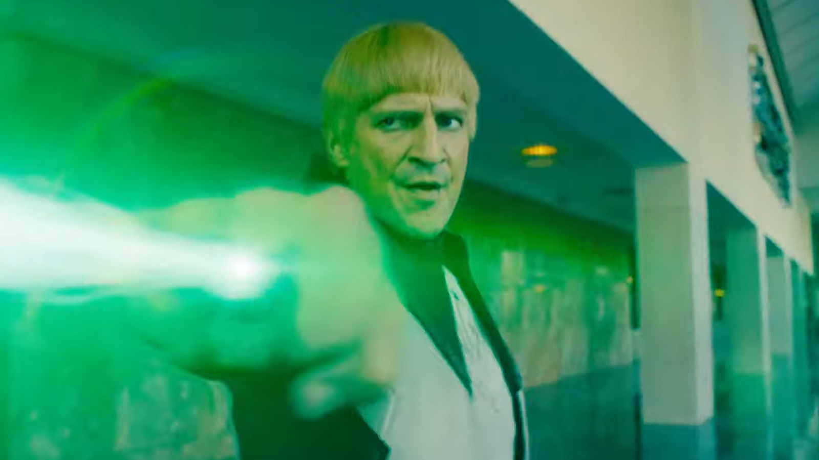 Por que o novato Nathan Fillion parece tão diferente no trailer do Superman