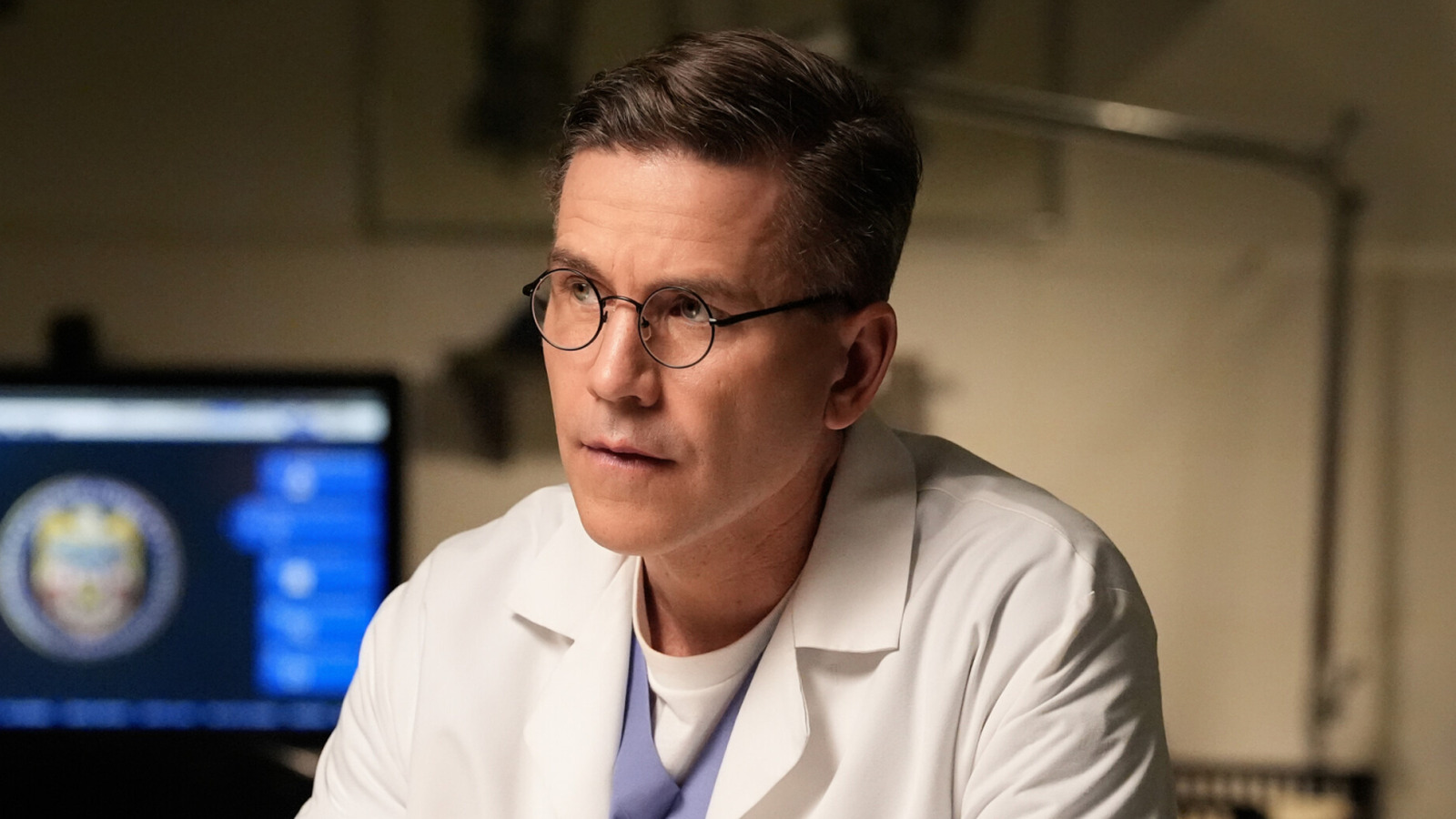 A 22ª temporada do NCIS traz de volta um vilão familiar interpretado por uma estrela de ossos