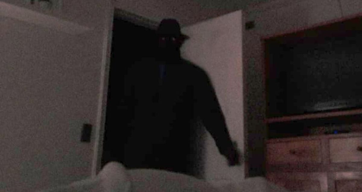 A pessoa das sombras que assombra os sonhos das vítimas