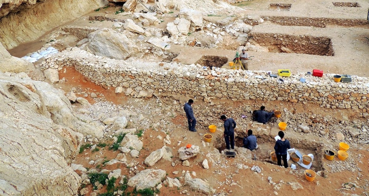 Lâminas de pedra pré -históricas descobertas no deserto da Arábia