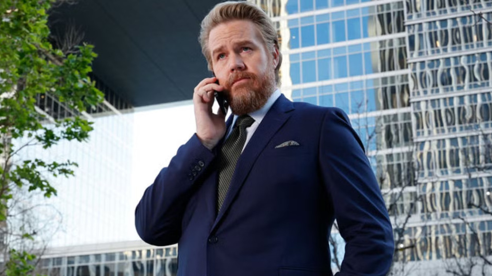 Por que Stuart Lane, da Suits La, parece tão familiar