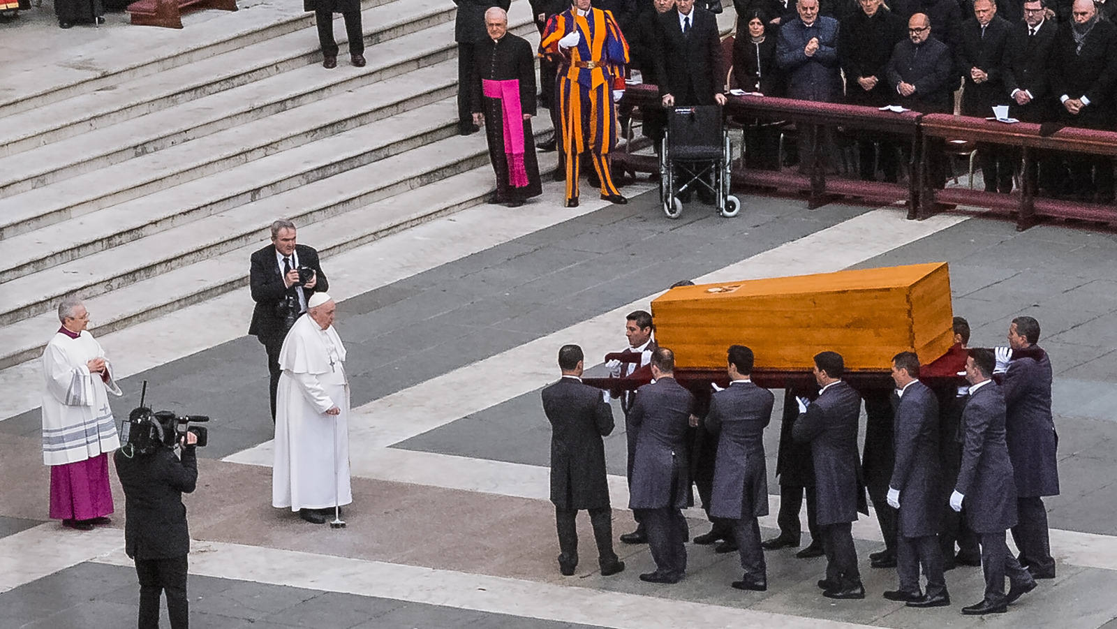O Papa Francisco não será enterrado em 3 caixões como outros papas. Aqui está o porquê