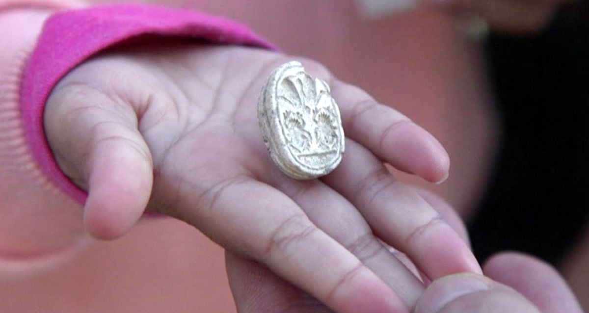 Uma criança acabou de encontrar um amuleto de cananeita antigo em Israel