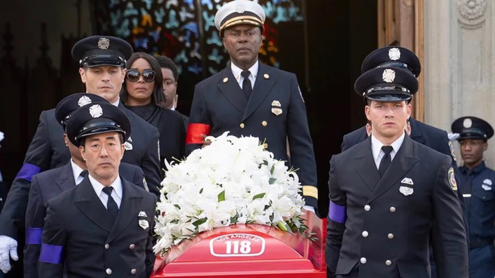 9-1-1 A 8ª temporada confirma que um personagem está morto para sempre (apesar dessas teorias dos fãs)