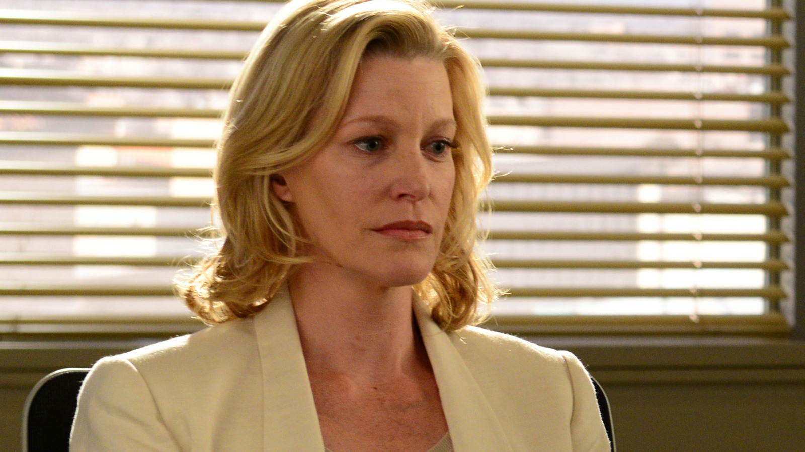 O que aconteceu com a atriz branca de Breaking Bad, Anna Gunn?
