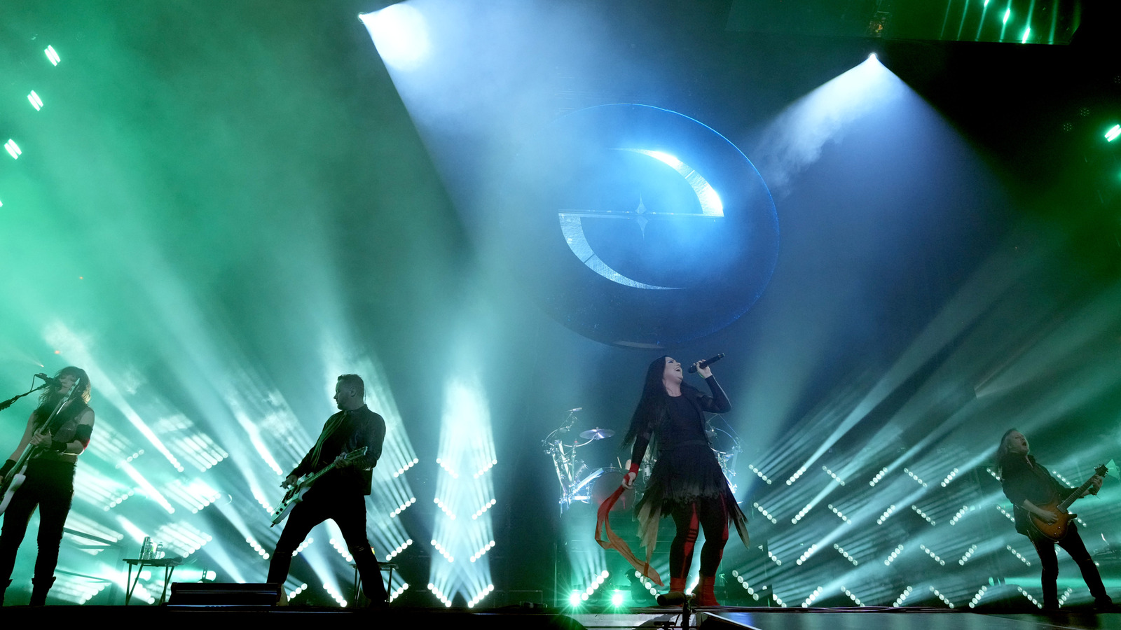 O que inspirou o nome da banda de Evanescence?