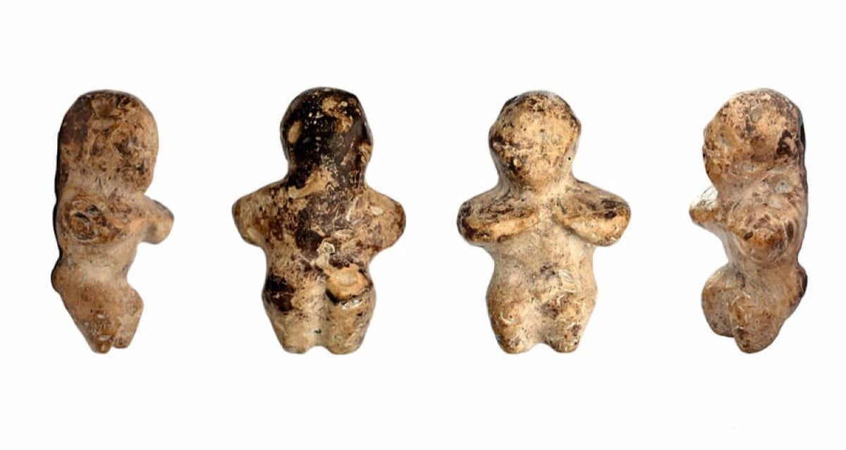 Estatueta de Vênus de 6.000 anos encontrada em um campo polonês