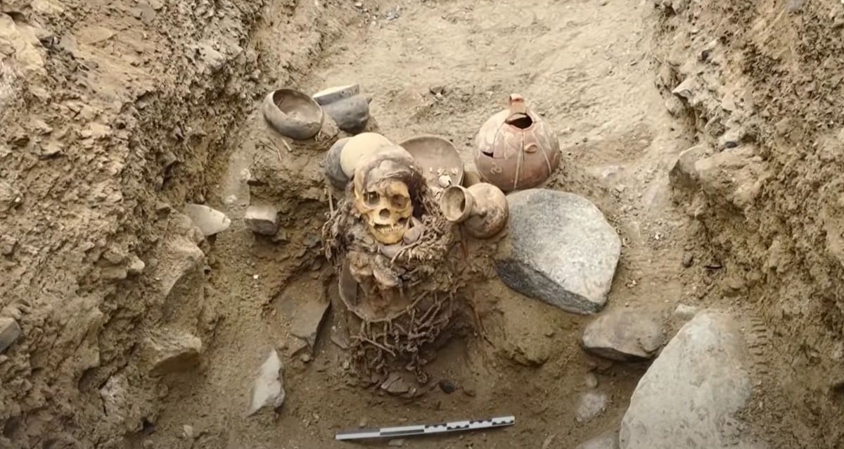 Múmia pré-Inca de 1.000 anos encontrada em Lima, Peru