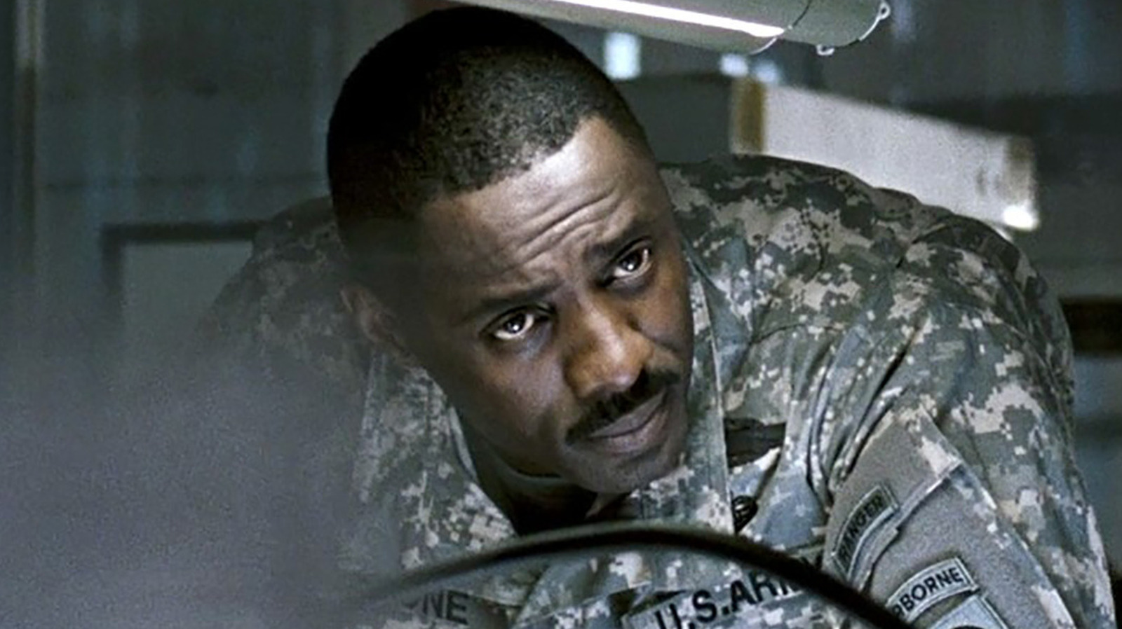 O filme de Jeremy Renner e Idris Elba Zombie que você precisa assistir no Hulu