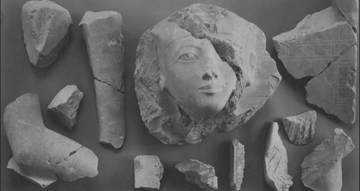 Por que tantas estátuas de faraó hatshepsut foram quebradas
