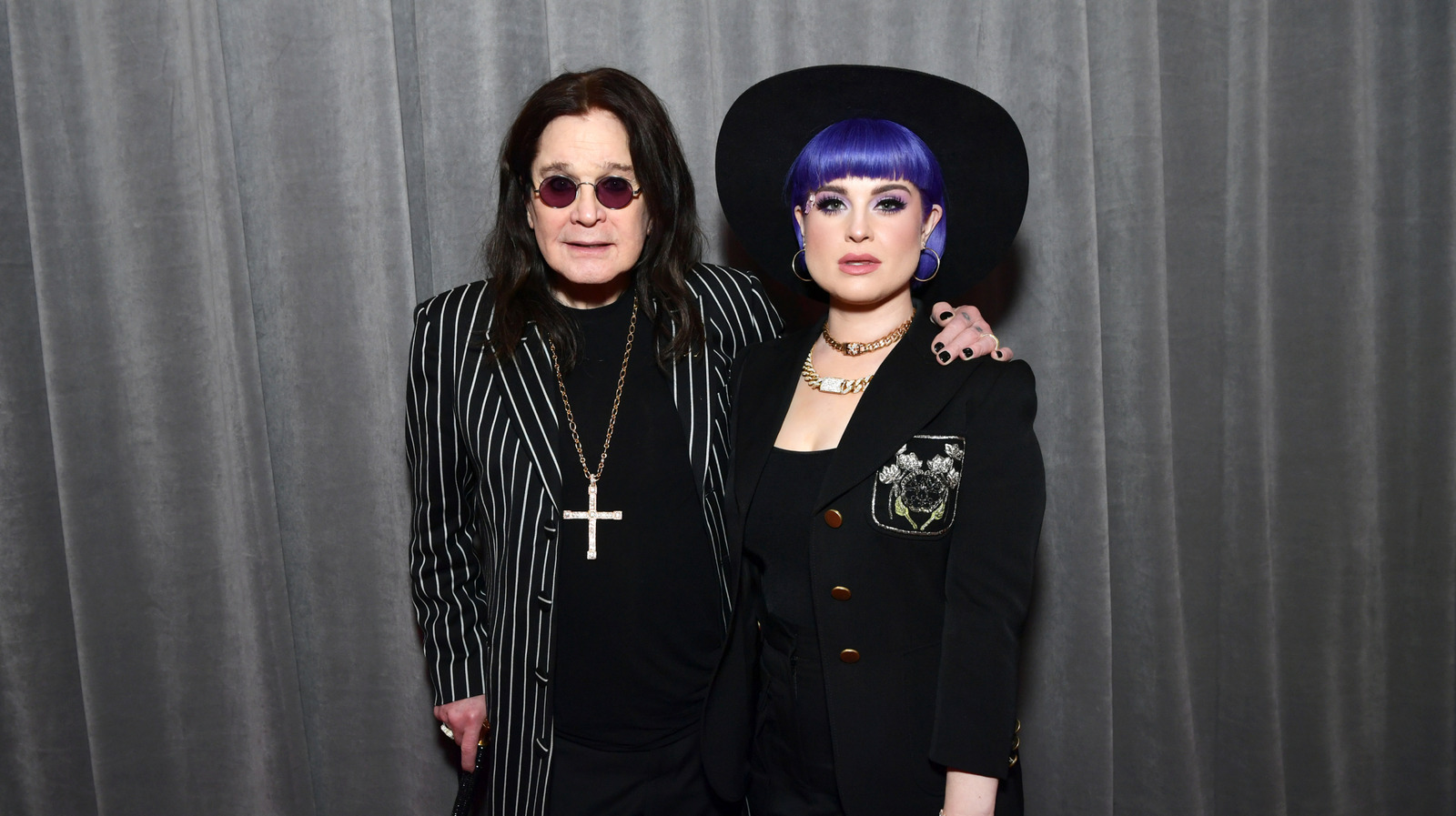 A recente negação de Kelly Osbourne dos rumores da morte de Ozzy está relaxando agora