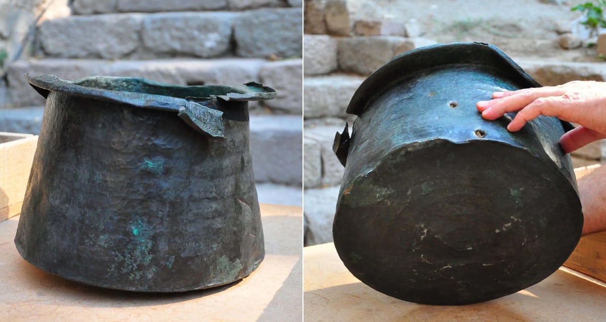 Caldeirão de bronze de 1.400 anos de idade encontrado na 'Mosaic House' da Turquia