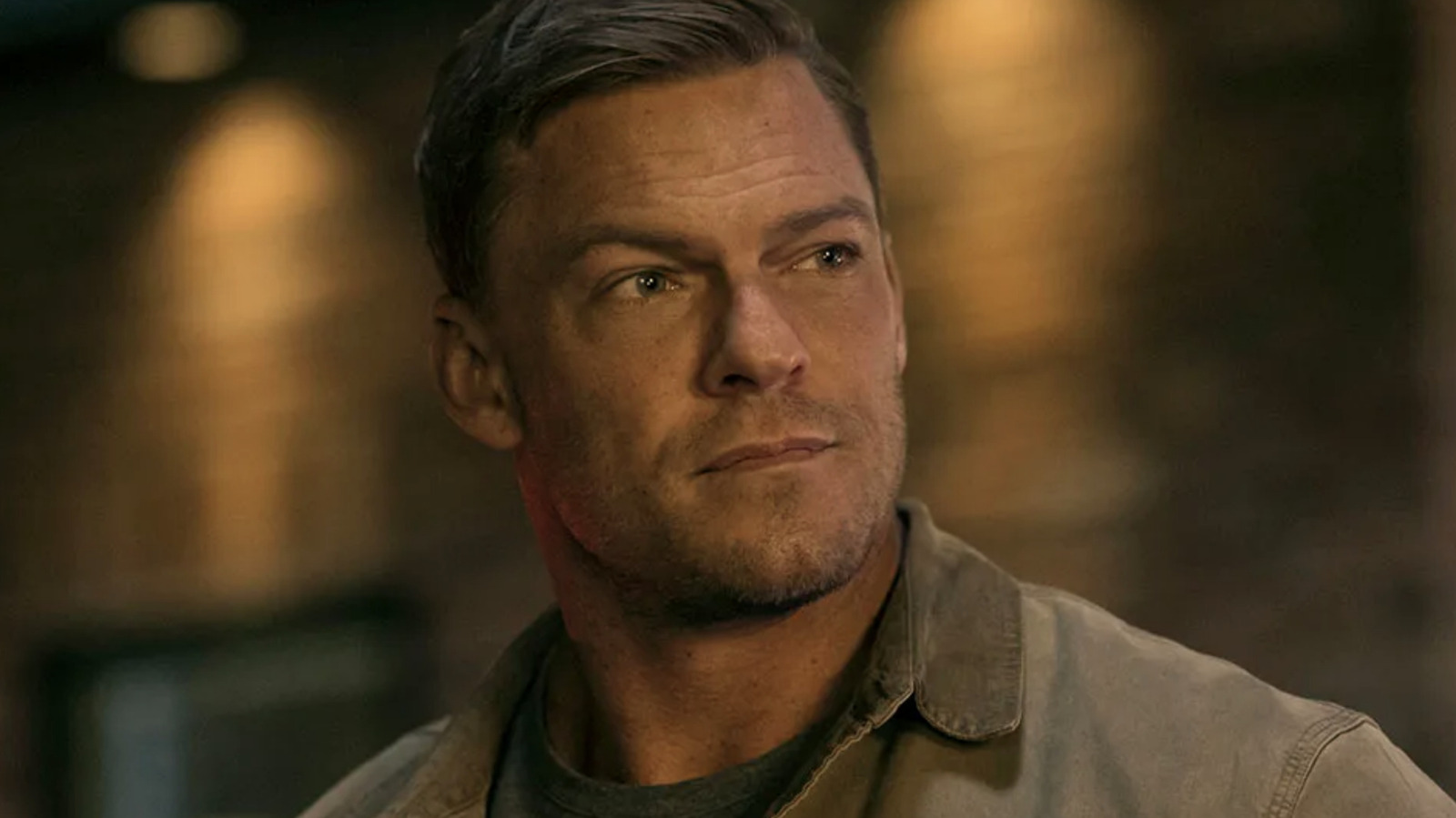 Os dois super -heróis de DC que você provavelmente esqueceu o ator de Reacher Alan Ritchson jogou