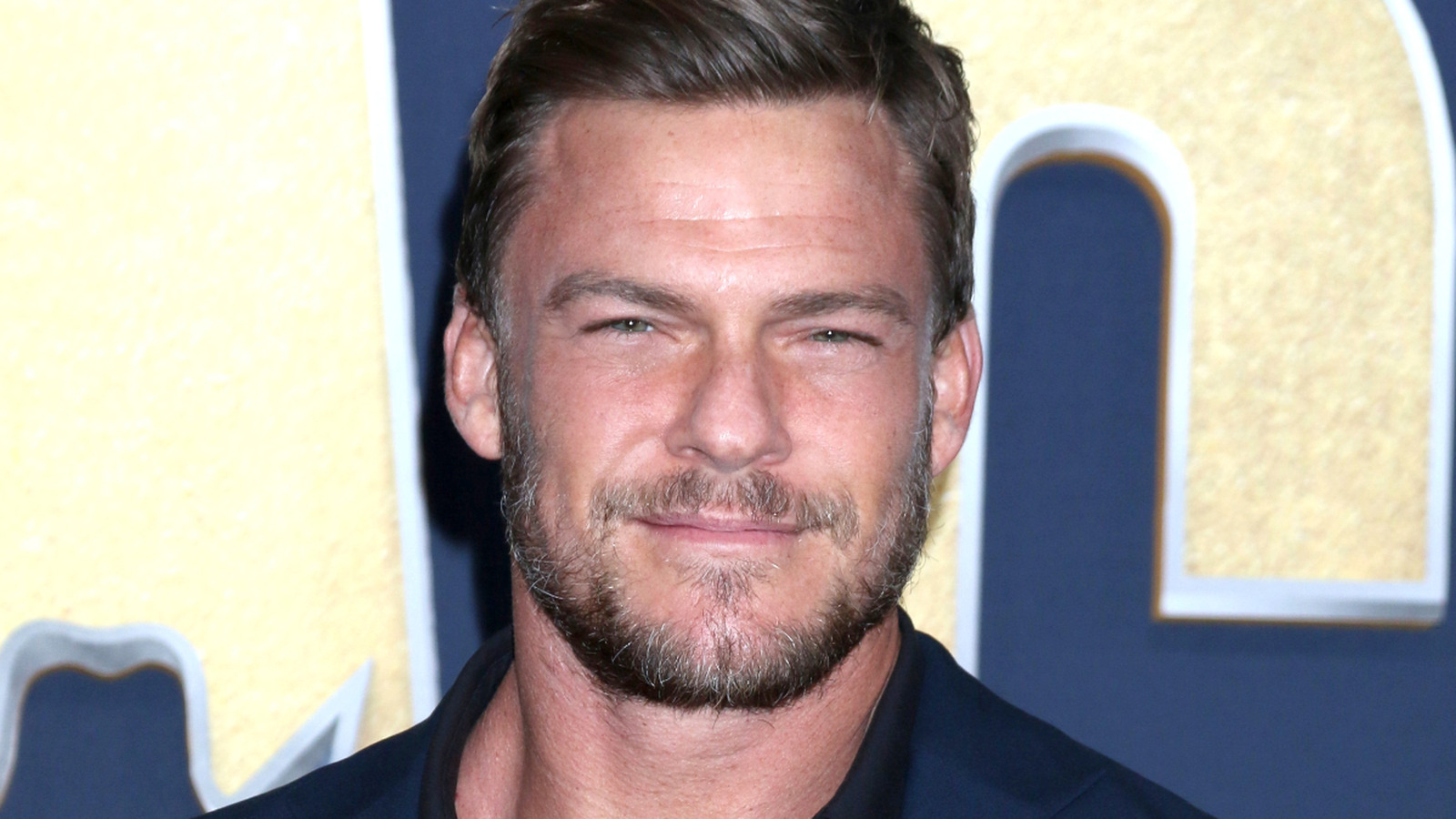 Alan Ritchson, do Reacher, espera jogar um super -herói muito específico um dia