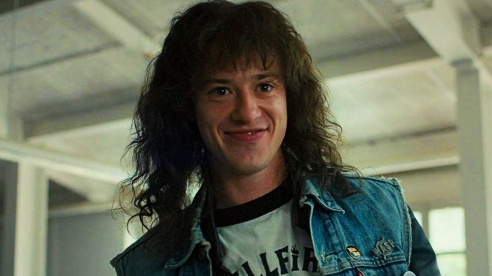 Antes de Stranger Things, Joseph Quinn estrelou um thriller com uma pontuação quase perfeita para o Rotten Tomatoes