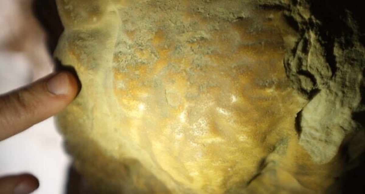 Inscrição aramaica de 1.900 anos encontrada na caverna do mar morto