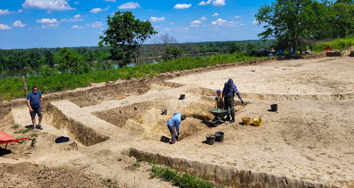 Torre de vigia romana de 1.800 anos desenterrada na Croácia